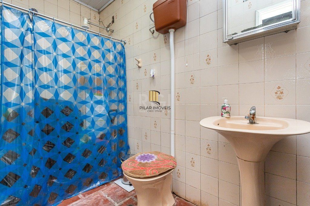 Casa Condominio para Venda - 325m², 3 dormitórios, 3 vagas - Teresópolis