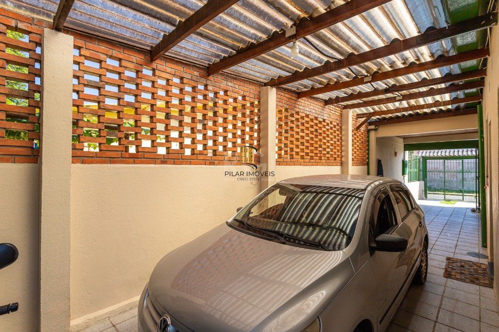 Casa para Venda - 143.32m², 3 dormitórios, sendo 1 suites, 5 vagas - Parque Santa Fé