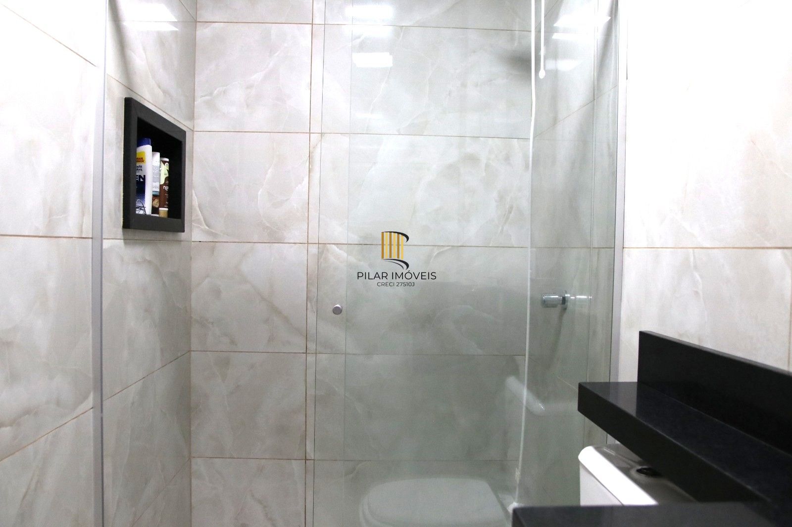 Casa sobrado na Hípica de 2 dormitórios e 2 vagas