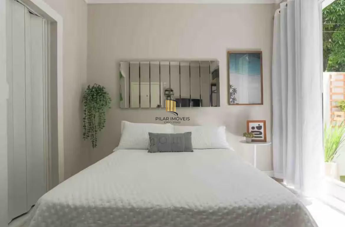 Apartamento Térreo com pátio na Cidade Baixa de 1 dormitório MOBILIADO