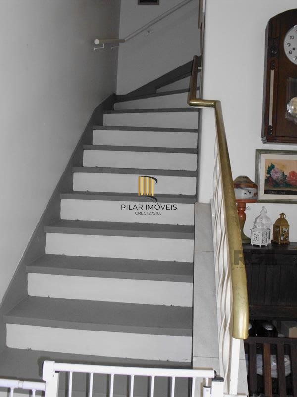 Casa sobrado no bairro Higienópolis de 3 dormitórios e 2 vagas