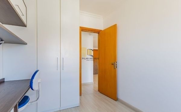 Apartamento no Centro de 2 dormitórios e 2 vagas DESOCUPADO