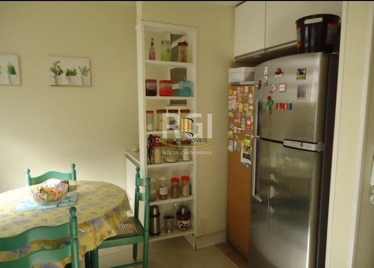 Cobertura para Venda - 255.99m², 5 dormitórios, sendo 1 suites, 2 vagas - Menino Deus