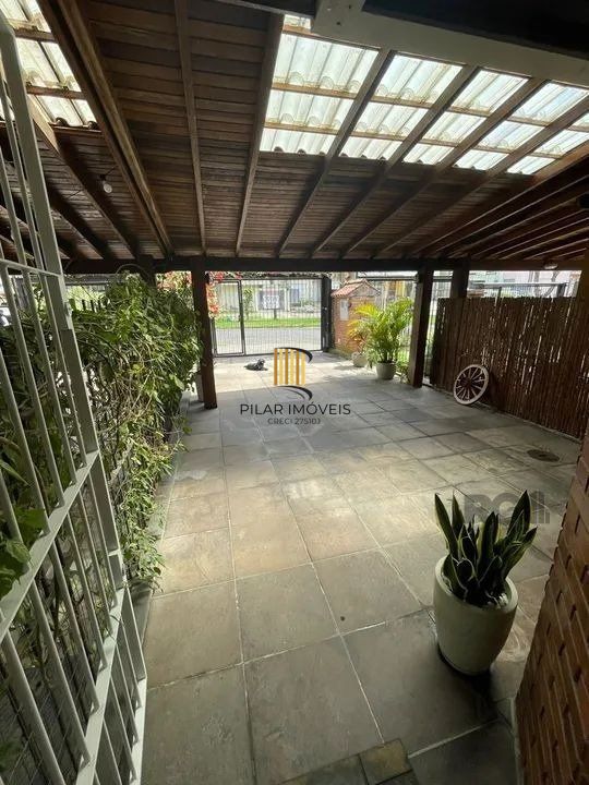 Sobrado 2 dormitórios no bairro Morro Santana