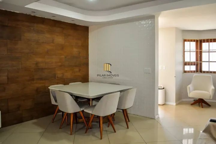 Casa 3 dormitórios no bairro Hípica