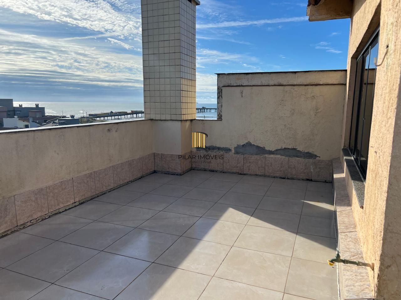Cobertura 2 dorm. com garagem, elevador Centro de Tramandaí