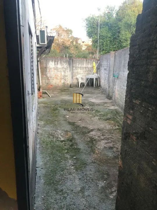 Casa 4 dormitórios no bairro Partenon