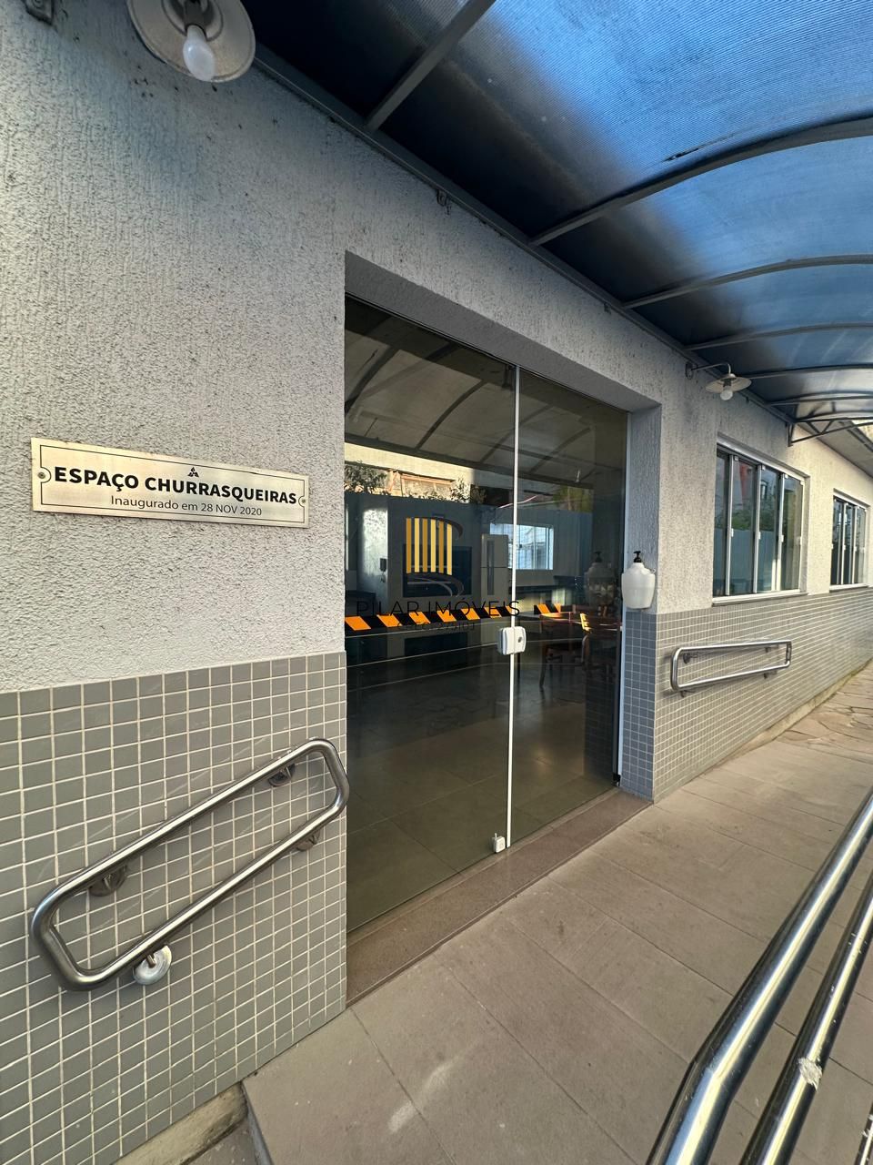 APTO 01 DORMITÓRIO TODO MOBILIADO REFORMADO, 01 VAGA DE GARAGEM