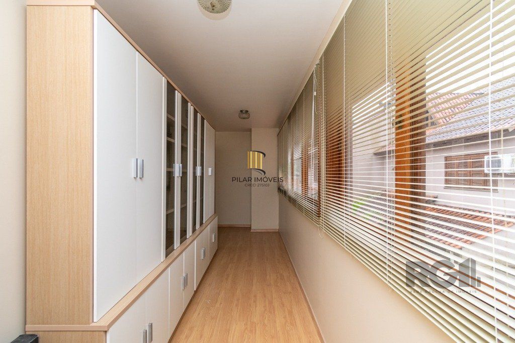 Casa Condominio no bairro Guarujá de 3 dormitórios 1 vaga DESOCUPADA