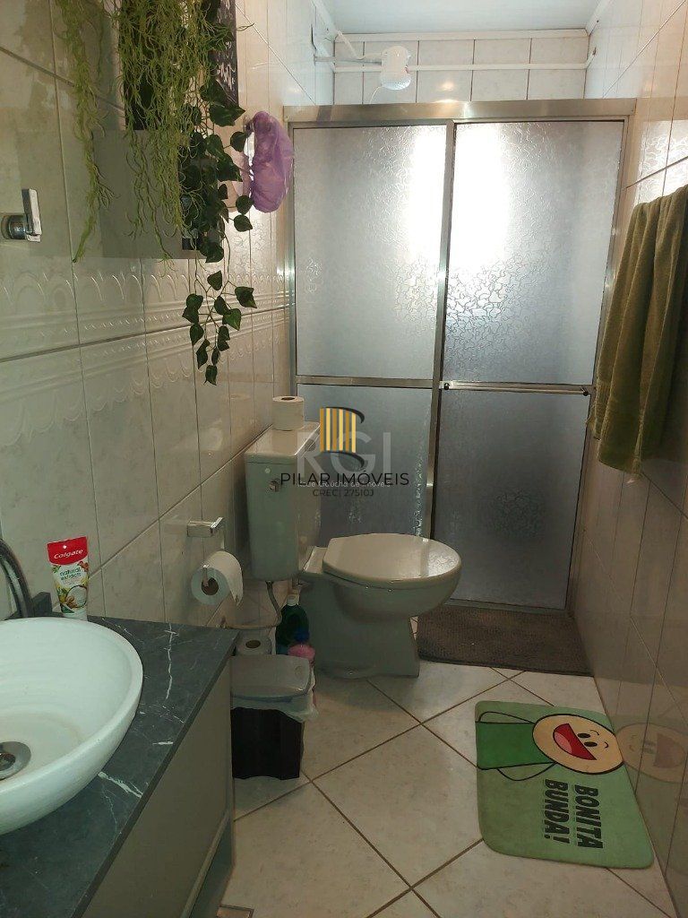 Apartamento 02 dormitórios, com vaga, no bairro Jardim Itu Sabará, em Porto Alegre.
