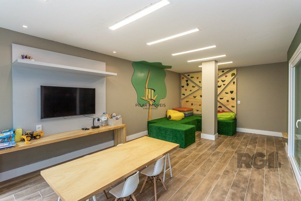 Apartamento de 2 dormitórios e 2 vagas NOVO desocupado