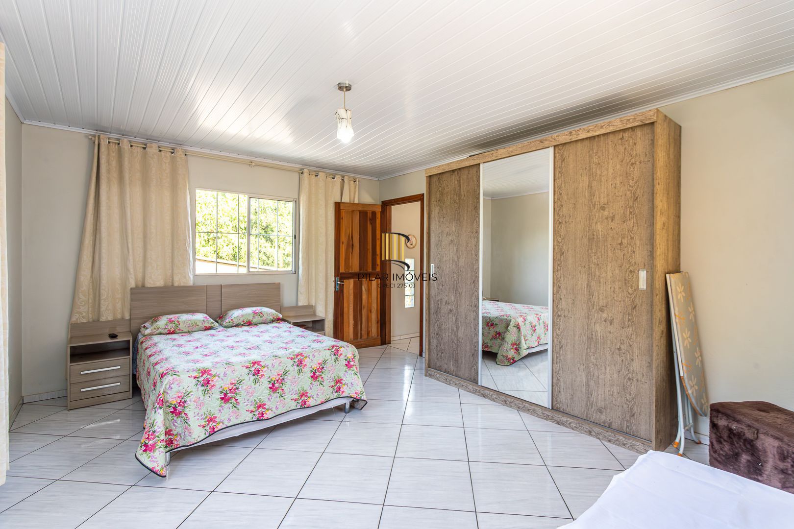 Casa sobrado em Viamão com loja e apartamento