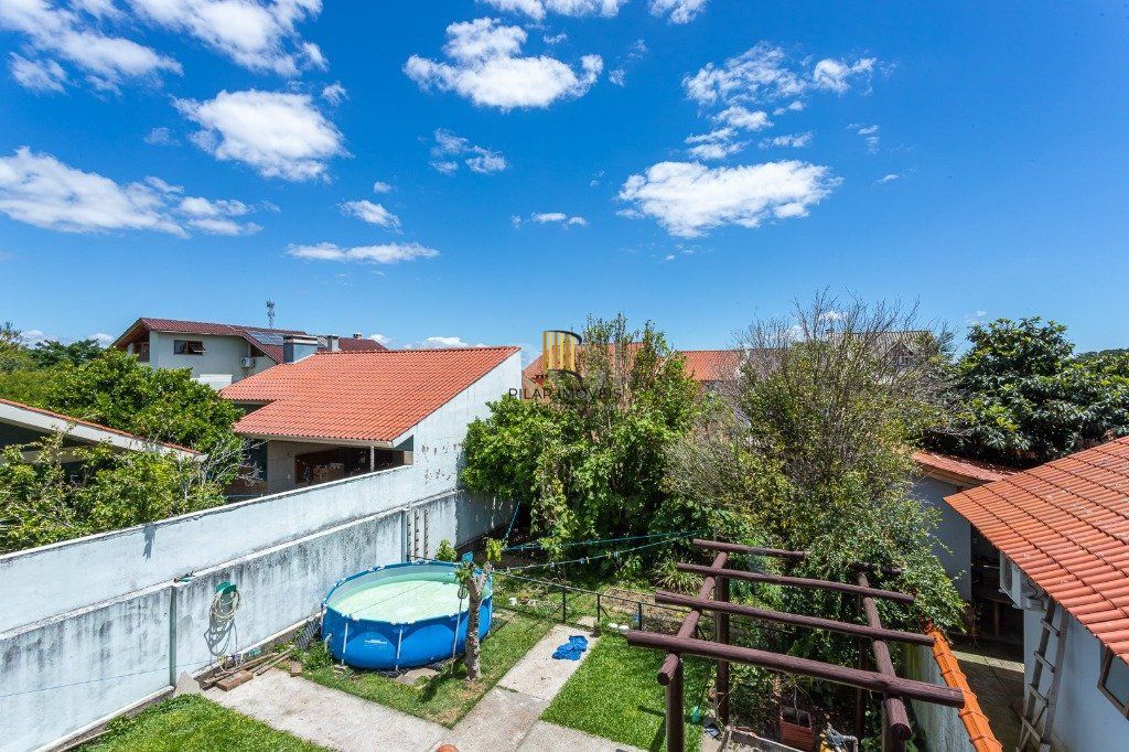 Casa na zona sul de 4 dormitórios 2 vagas - Espirito Santo