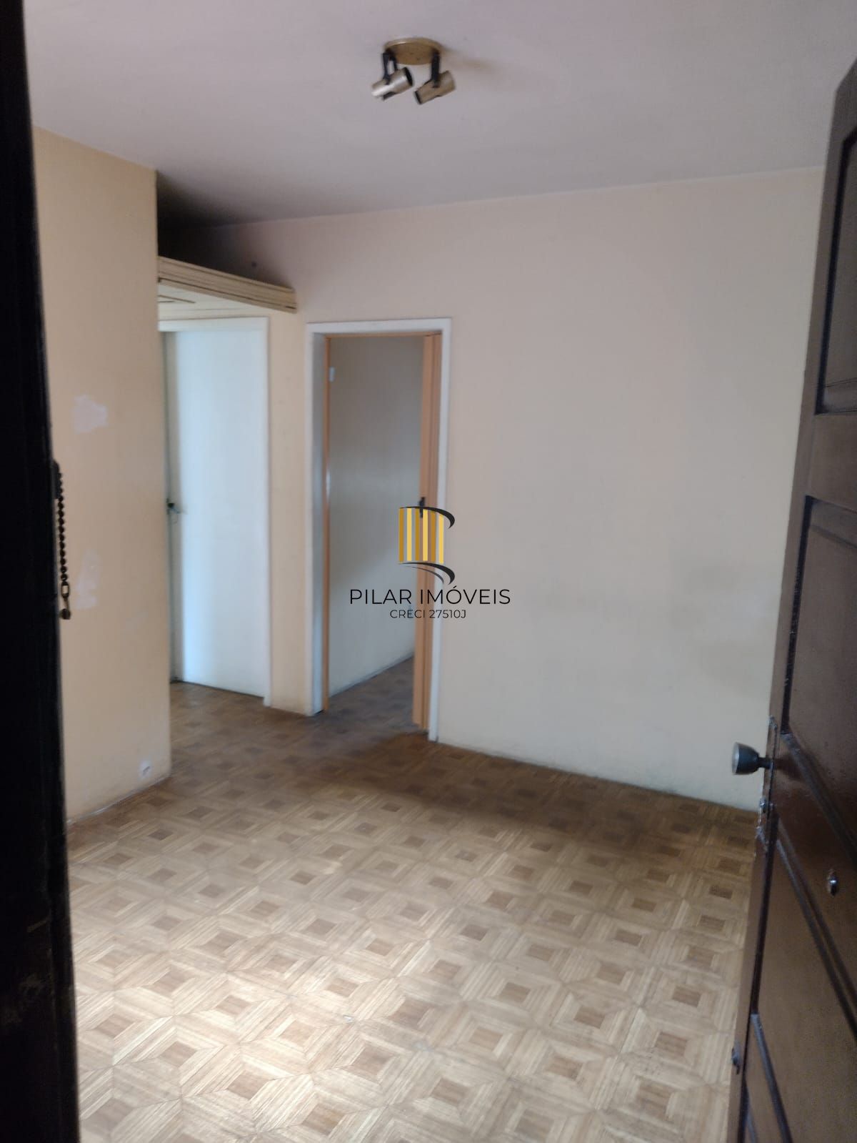Apartamento de 2 dormitórios e vaga DESOCUPADO