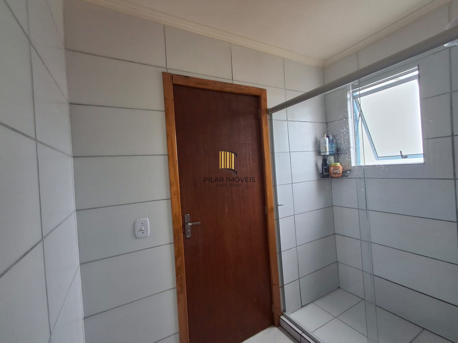 Apartamento 02 dormit com vaga fixa, no bairro Chapéu do Sol, em Porto Alegre