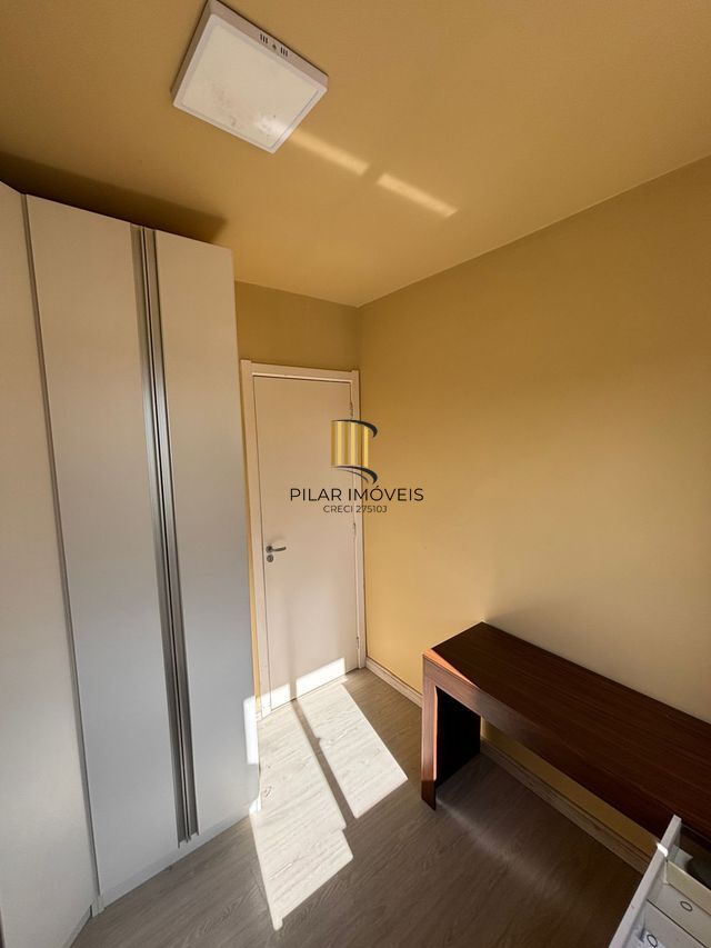 Apartamento no bairro Cristal de 3 dormitórios vaga e infra DESOCUPADO