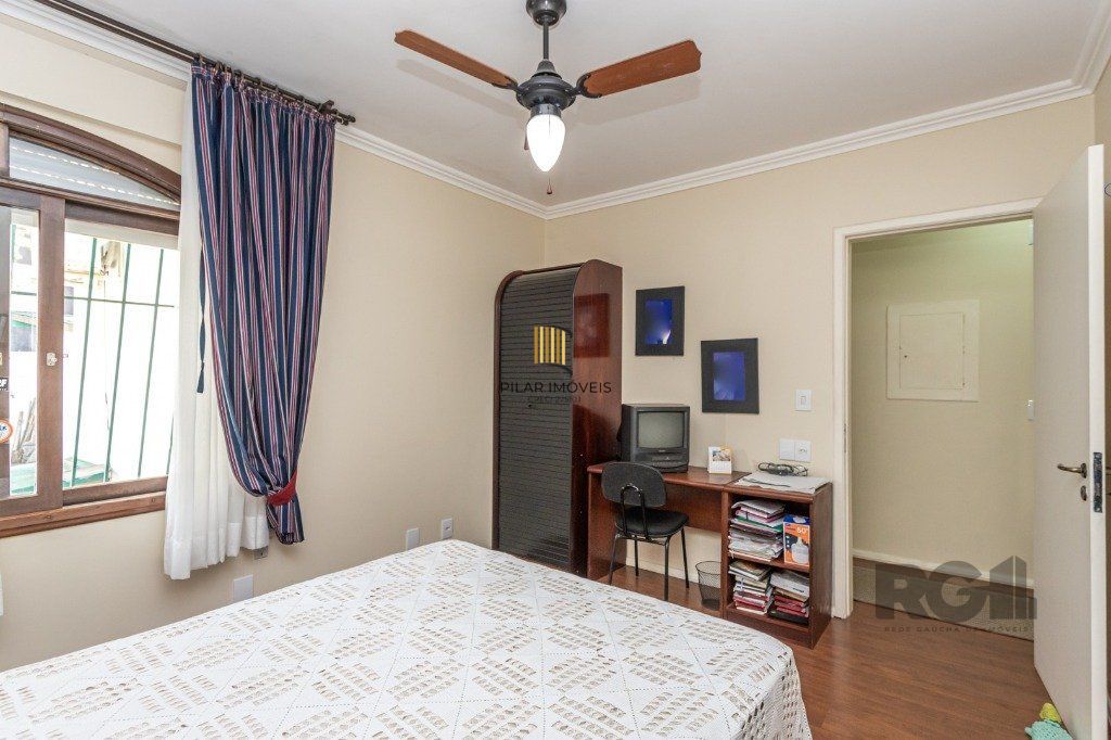 Casa no bairro Vila Ipiranga de 3 dormitórios e 3 vagas