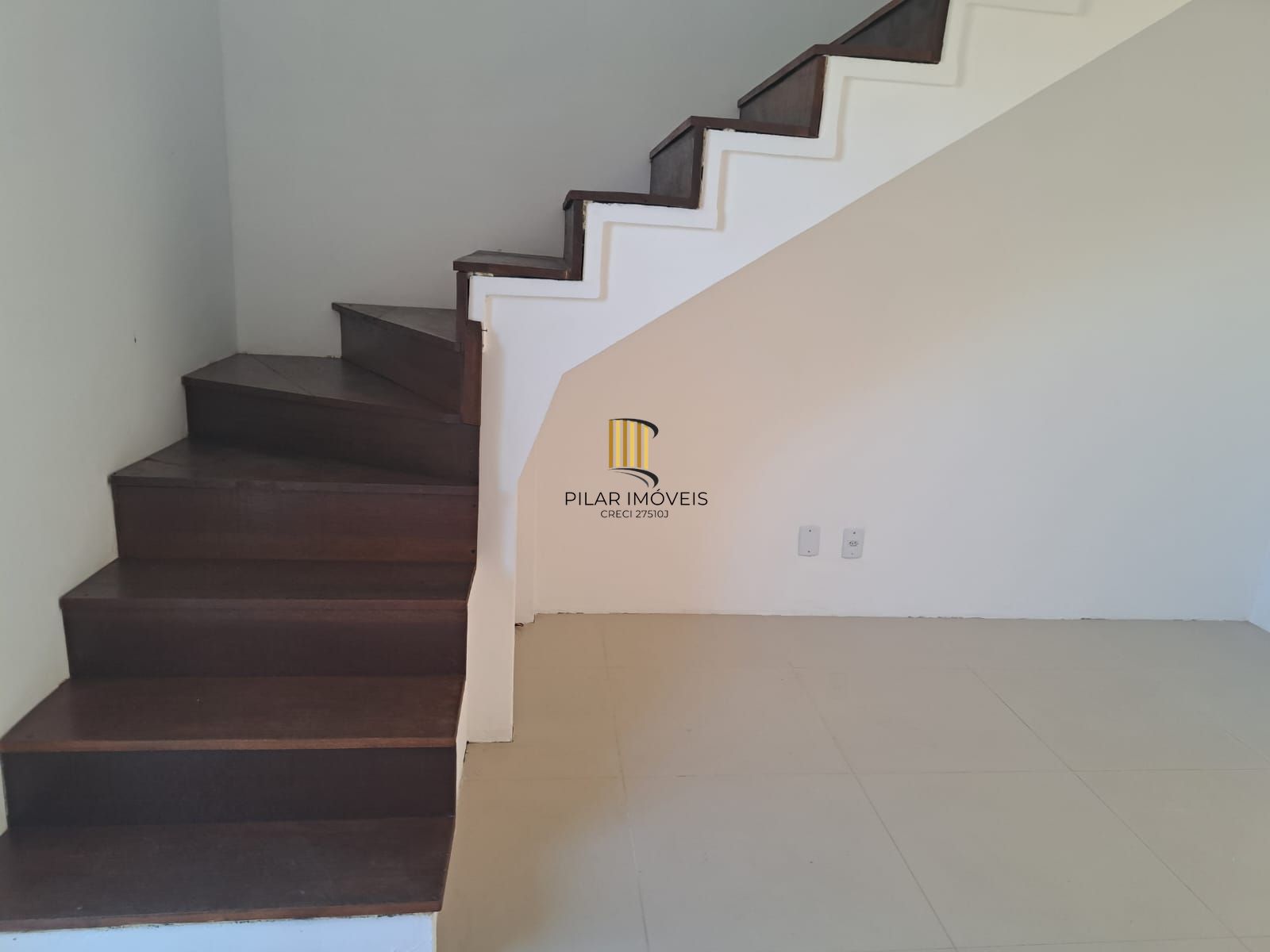 Sobrado 2 dormitórios no bairro Morada Gaúcha