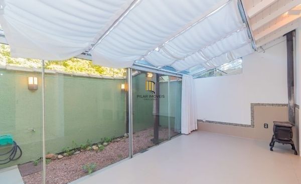 Casa em Condomínio em Ipanema de 3 dormitórios e 2 vagas