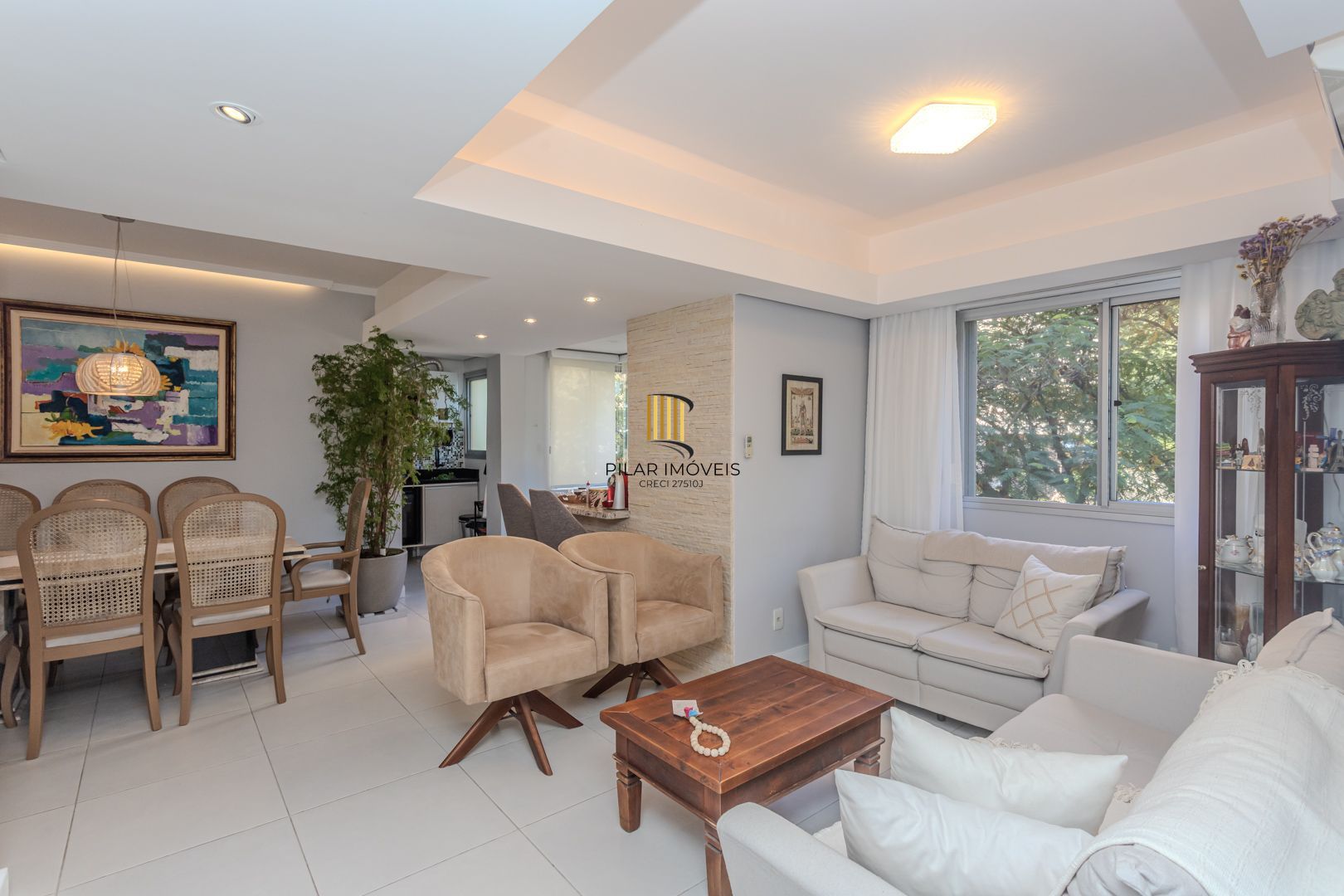 Apartamento diferenciado no bairro Nonoai de 3 dormitórios 2 vagas e infra