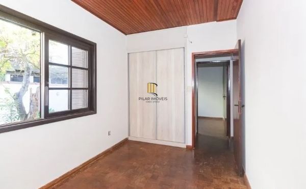 Casa no bairro Jardim Botânico de 4 dormitórios e 3 vagas