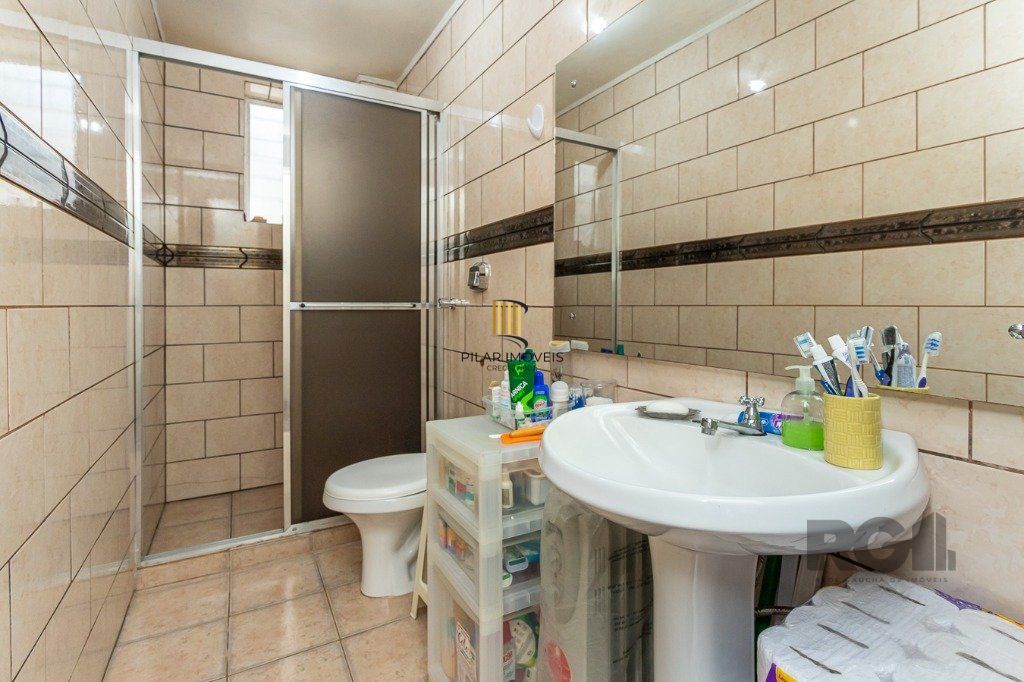 Apartamento de  2 dormitórios no Petrópolis térreo
