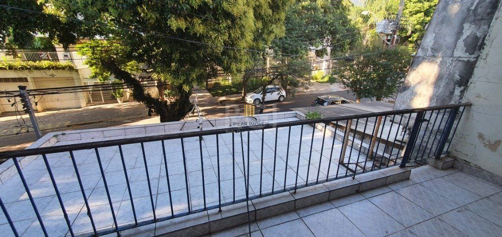 Casa para Venda 3 dormitórios, 2 vagas - Petrópolis