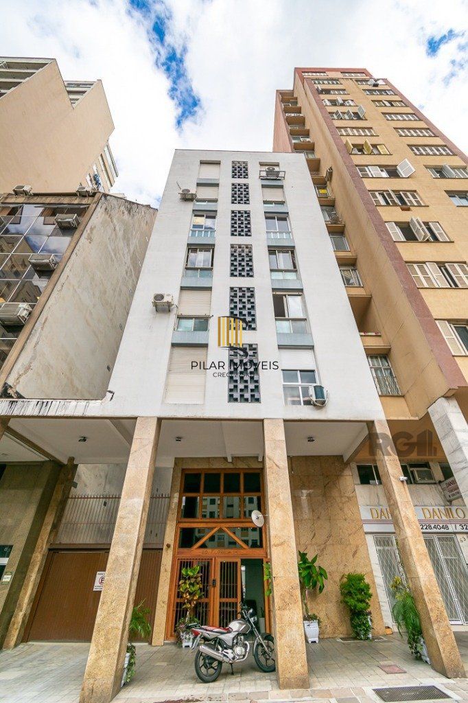 Apartamento JK no Centro Desocupado MOBILIADO