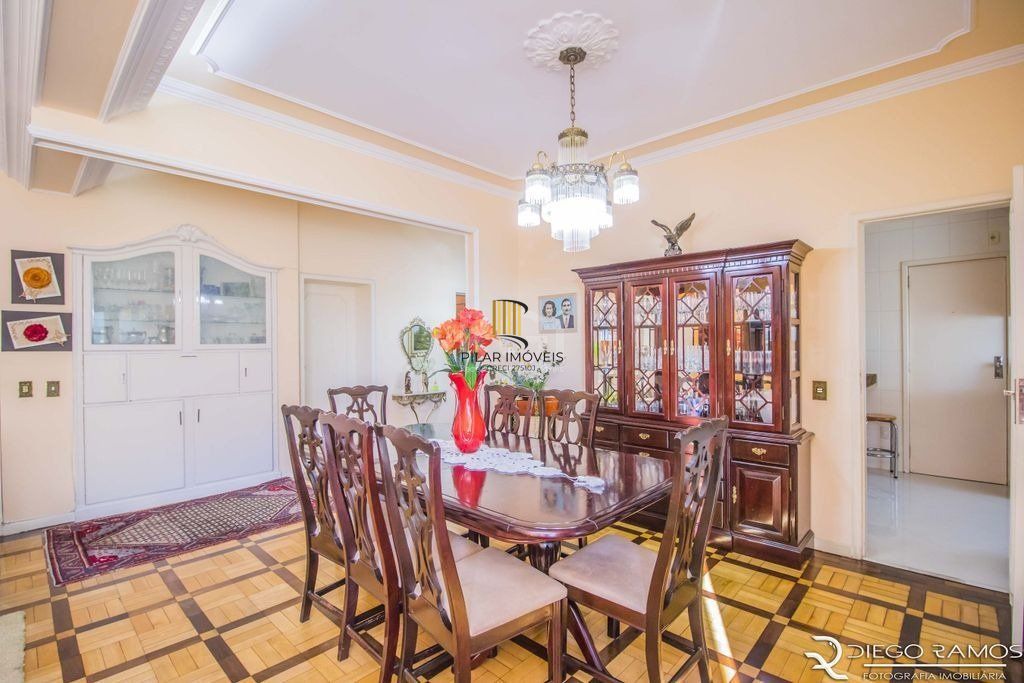 Apartamento para Venda - 207.97m², 4 dormitórios, sendo 1 suites, 1 vaga - Moinhos de Vento