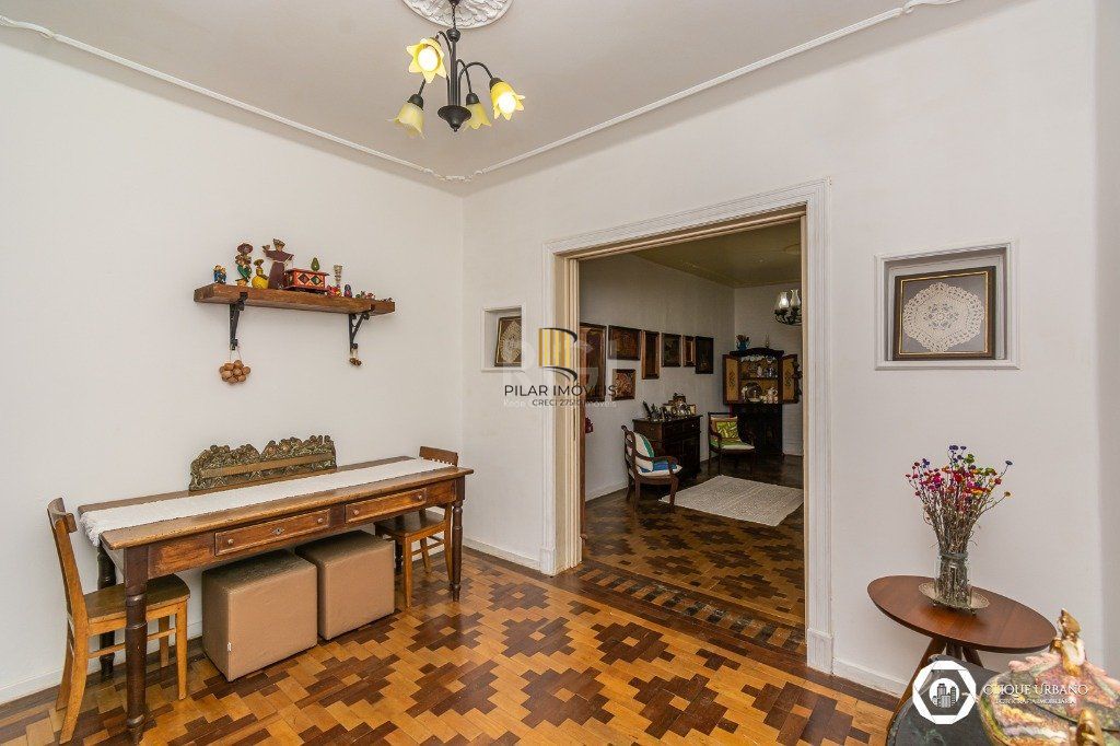 Casa para Venda de 3 dormitórios, Petrópolis