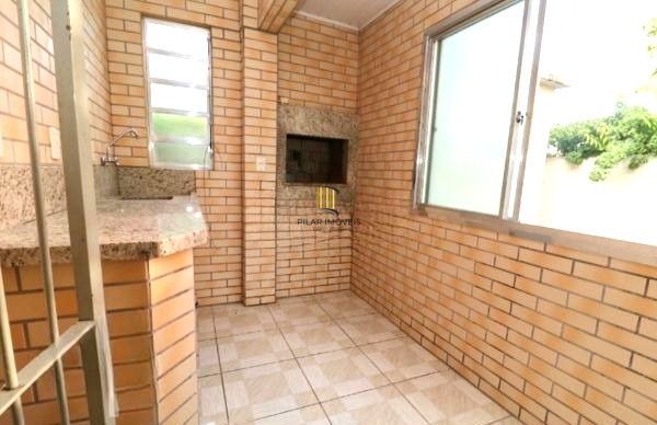 Casa no bairro Jardim Sabará de 4 dormitórios e 3 vagas DESOCUPADA