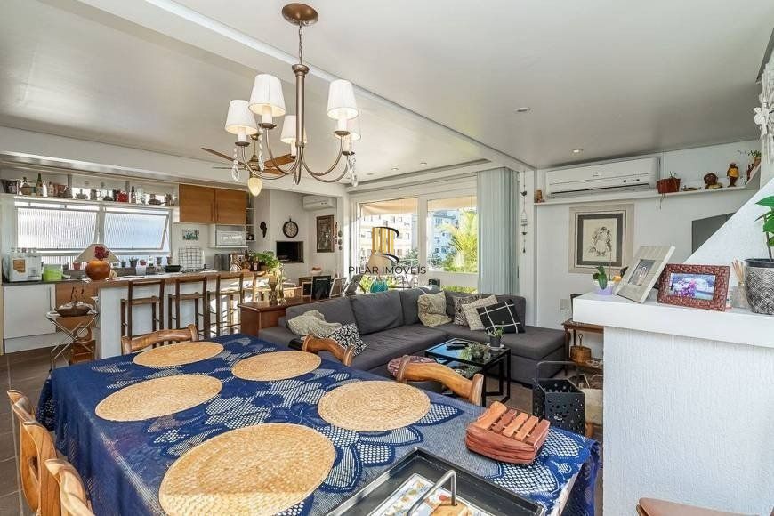 Cobertura no bairro Auxiliadora de 4 dormitórios e vaga