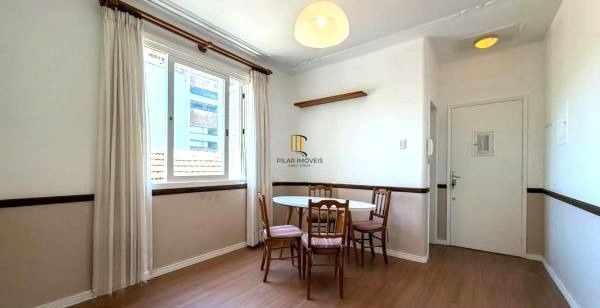 Apartamento de 2 dormitórios no bairro Independência DESOCUPADO