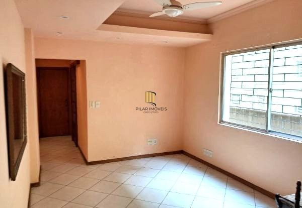 Apartamento no Centro de 2 dormitórios DESOCUPADO