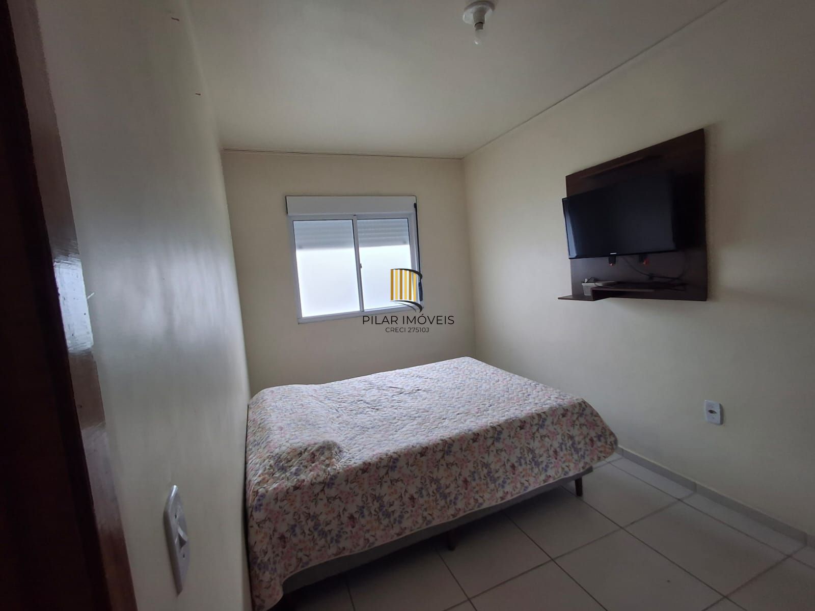 Apartamento 02 dormit com vaga fixa, no bairro Chapéu do Sol, em Porto Alegre