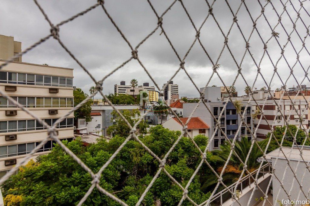Cobertura para Venda - 248.34m², 3 dormitórios, sendo 1 suites, 3 vagas - Petrópolis