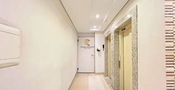 Apartamento no bairro Vila Ipiranga de 2 dormitórios e 2 vagas