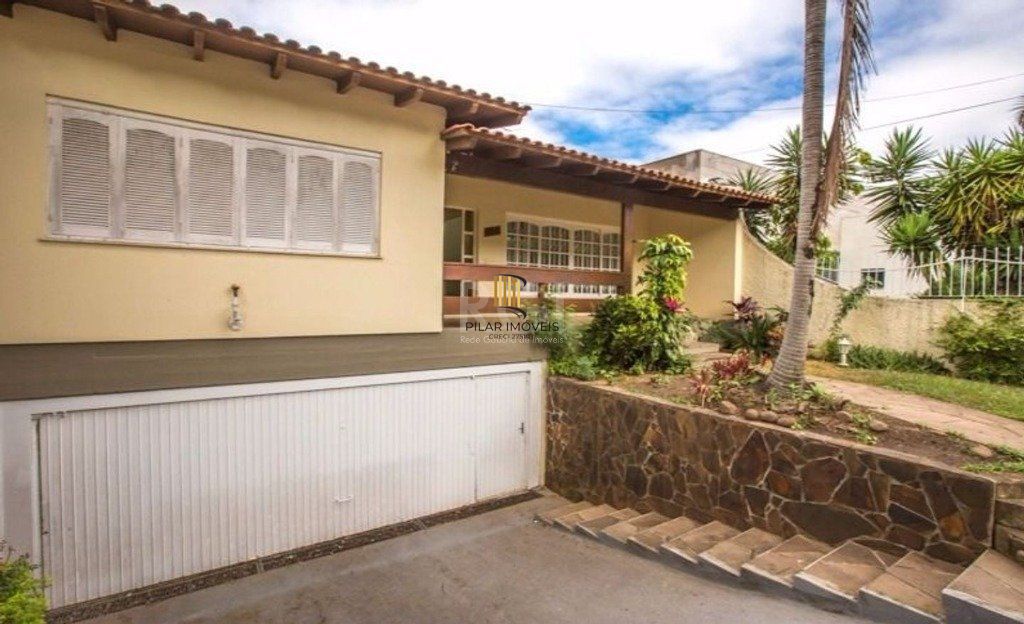 Casa para Venda - 309m², 3 dormitórios, sendo 1 suites, 3 vagas - Medianeira