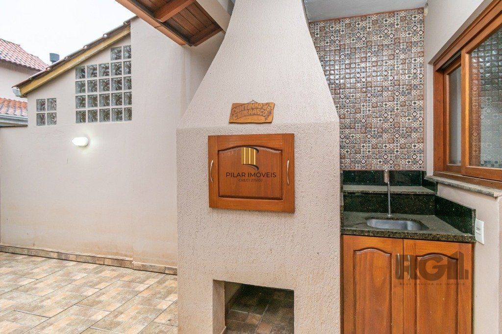 Casa Condominio no bairro Guarujá de 3 dormitórios 1 vaga DESOCUPADA