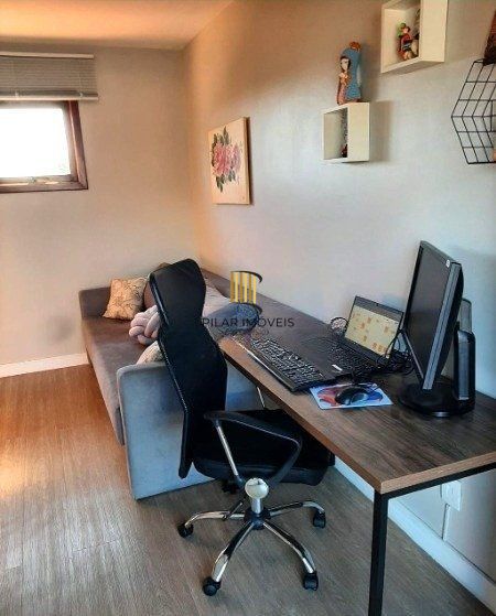 Sobrado triplex no Partenon de 3 dormitórios e 2 vagas