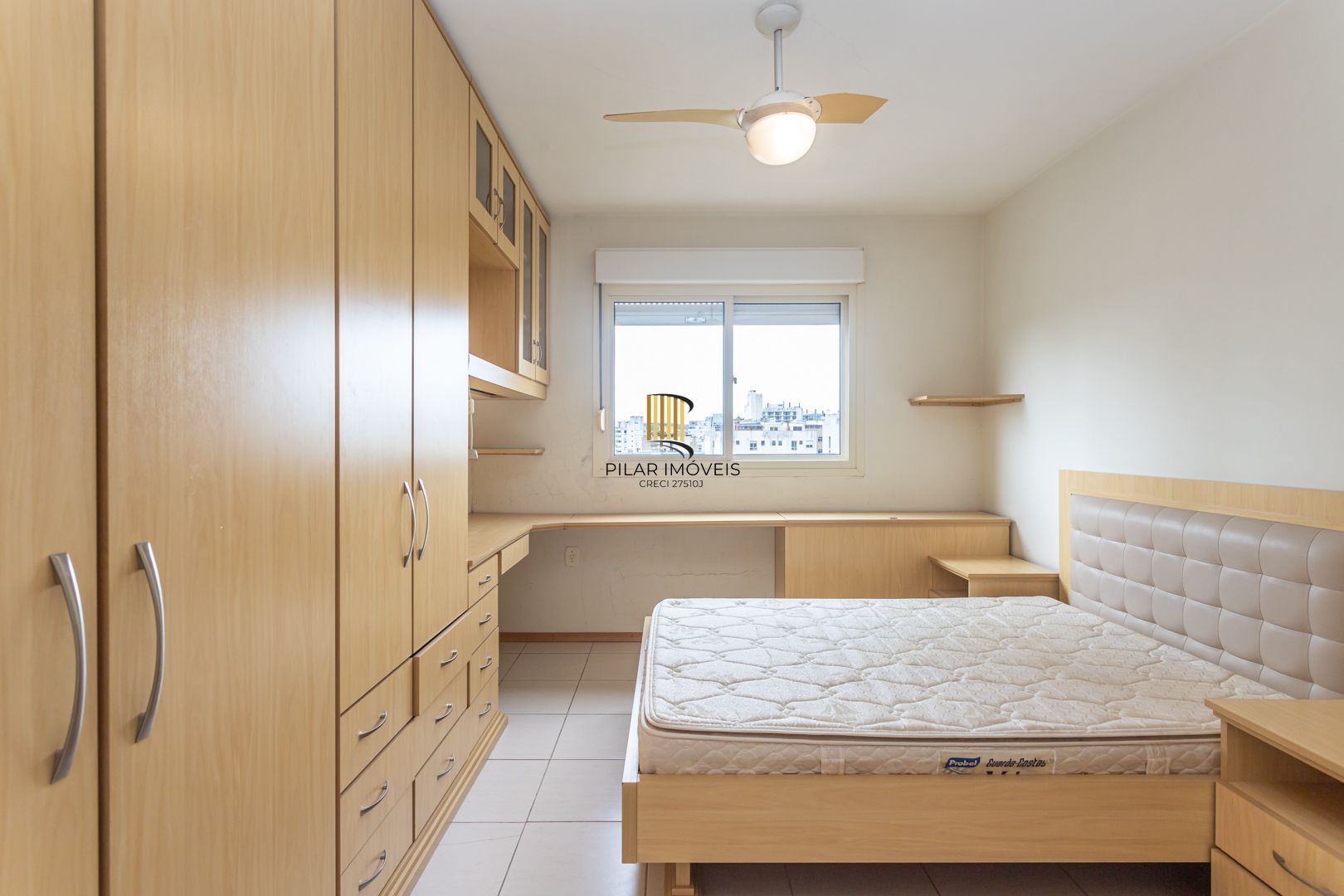 Apartamento na Cidade Baixa de 2 dormitórios e vaga DESOCUPADO