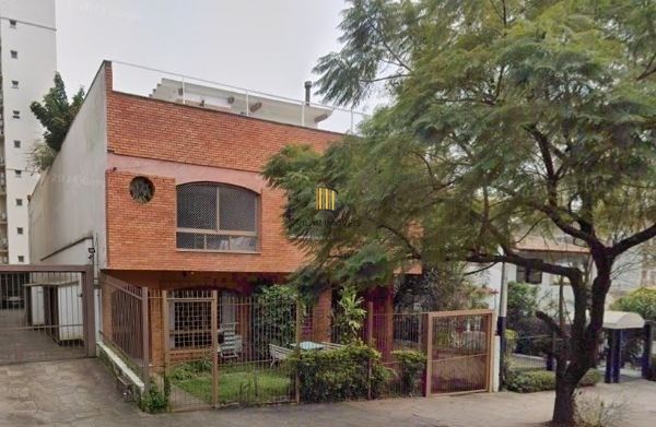 Apartamento de 3 dormitórios e vaga no bairro Petrópolis