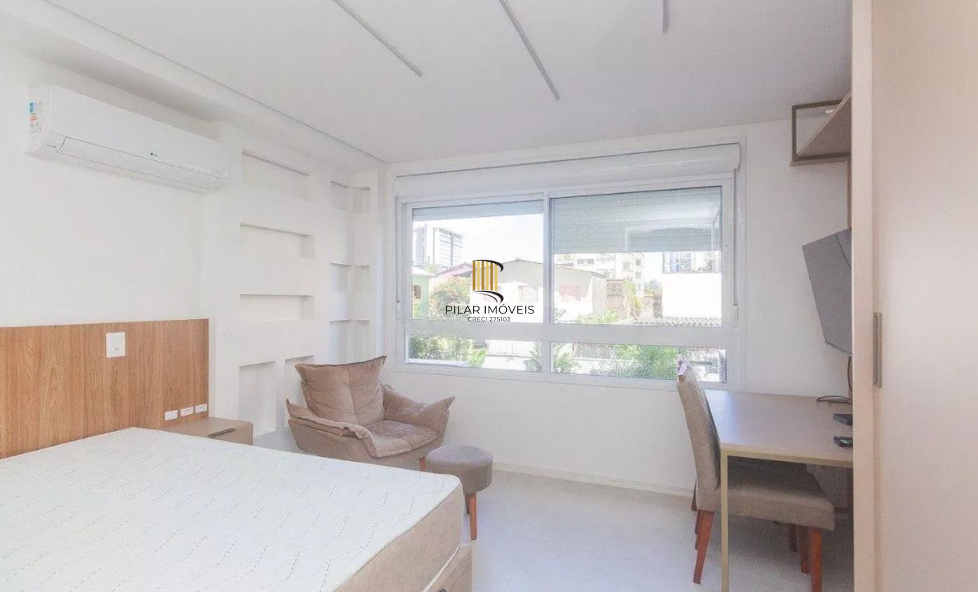 Apartamento no Partenon de 1 dormitório e vaga DESOCUPADO