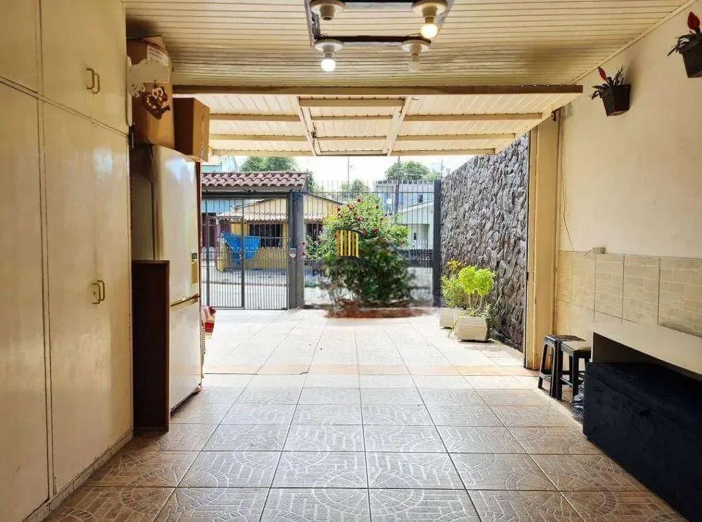 Sobrado 3 dormitórios no bairro Jardim Algarve