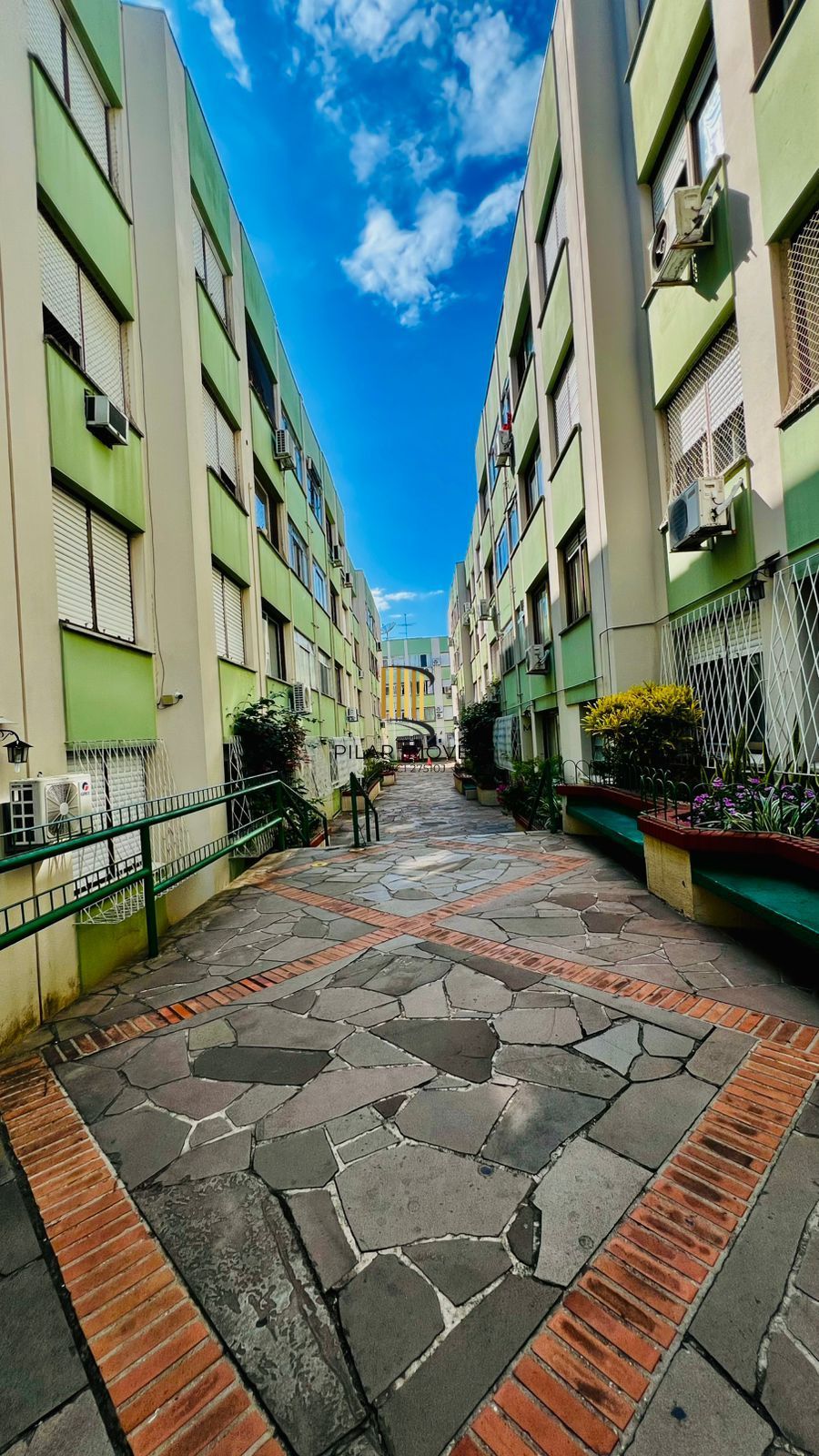 Apartamento no bairro Teresópolis de 2 dormitórios DESOCUPADO