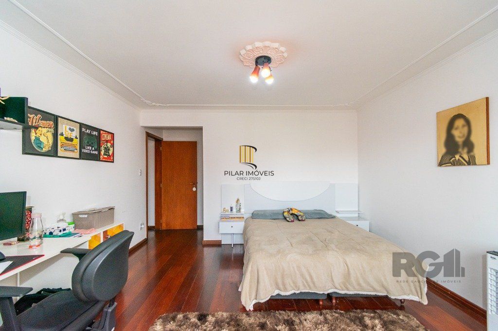 Casa no Jardim Itu com 5 dormitórios e 2 vagas e piscina