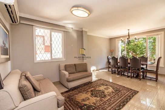 Casa 4 dormitórios no bairro Petrópolis