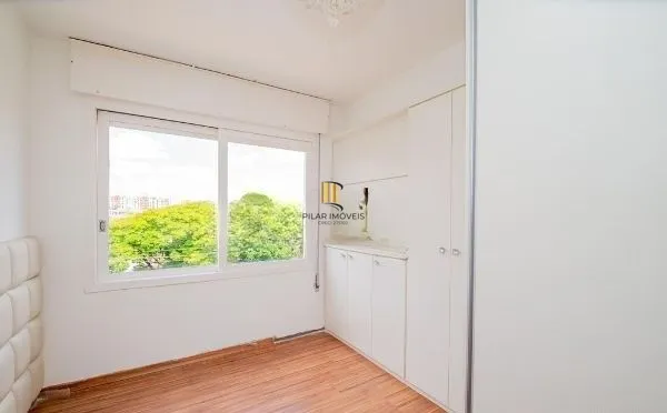 Apartamento no Passo D'areia de 1 dormitório e 2 vagas DESOCUPADO