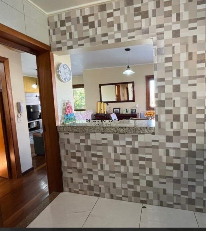 Casa 3 dormitórios no bairro Jardins