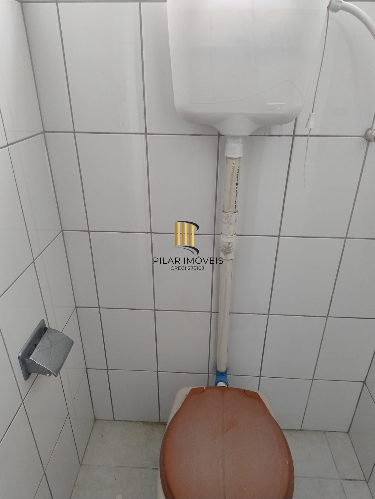 CASA MISTA COMERCIAL NO TÉRREO E RESIDENCIAL EM CIMA